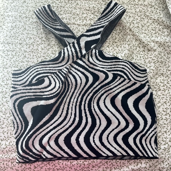 Glassons Tops - Glassons wavy top